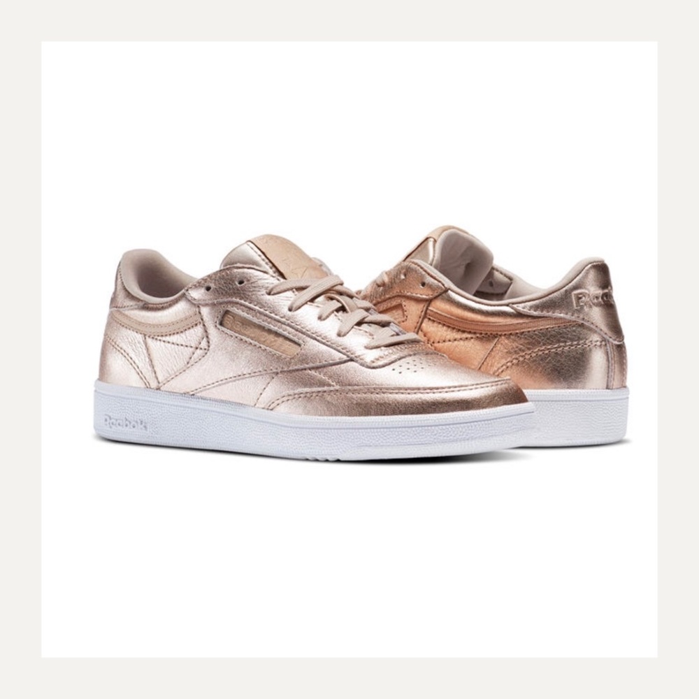 Metalic rose gold sneaker!
